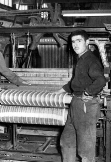 Damaskus 1969 — der 18-jährige Adnan Wahhoud im technischen Gymnasium, als er eine Webmaschine vom Glatt- auf Frottierweben umbaute.