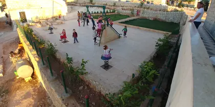 Kinder spielen